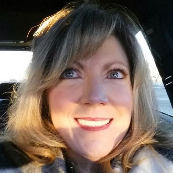 Meet your Posher, Sandy - Picture 1 of 1